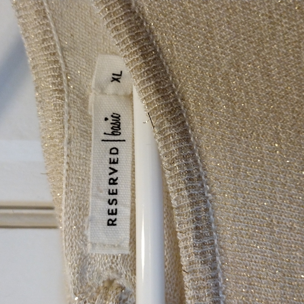 Reserved/Basic sweater. - Picture 2 of 8